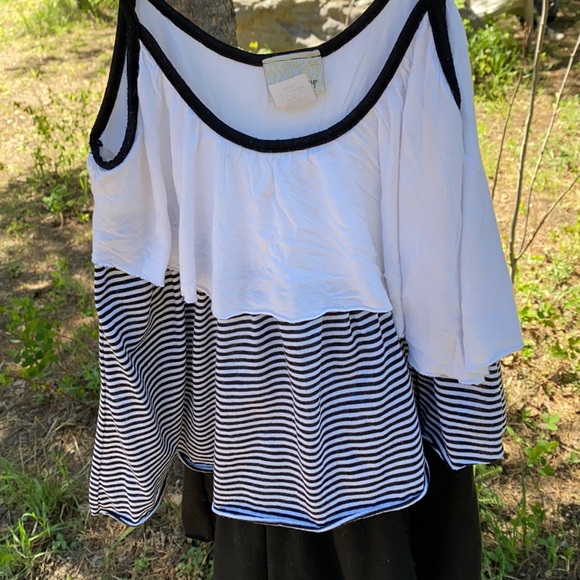 Buckle Daytrip Tank Top - Picture 2 of 4